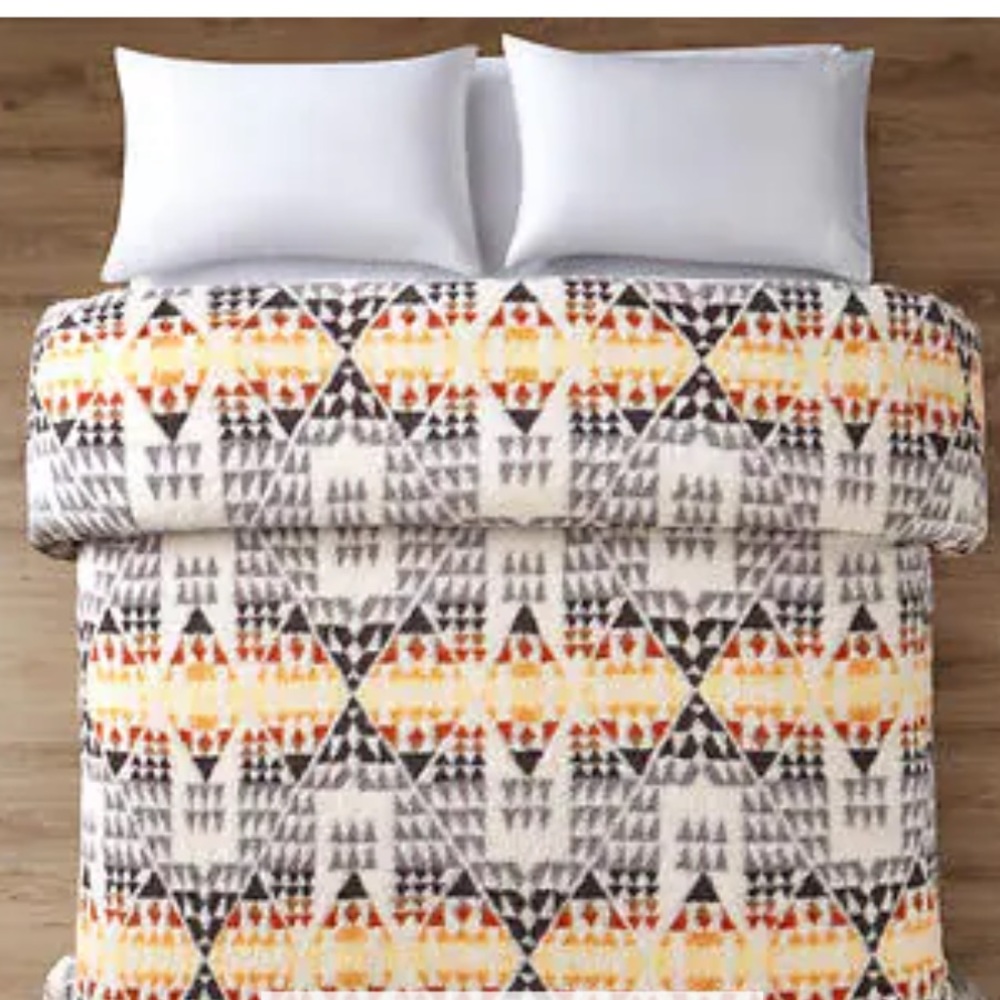 SOLD —Pendleton Twin blanket